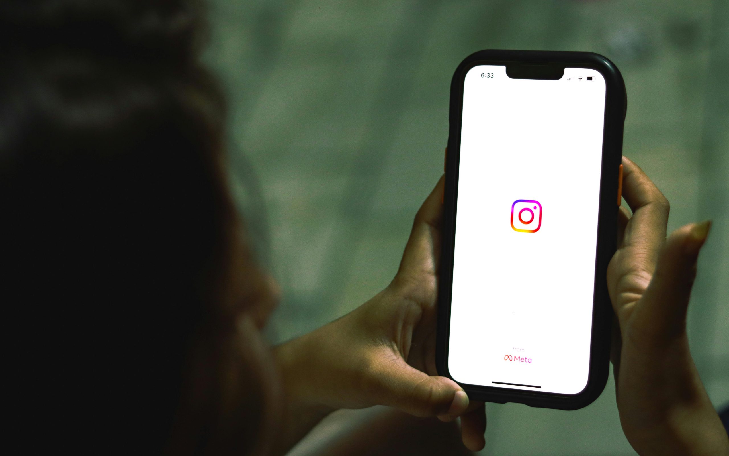 Warning Signs of Social Media Addiction and Effective Ways to Break Free